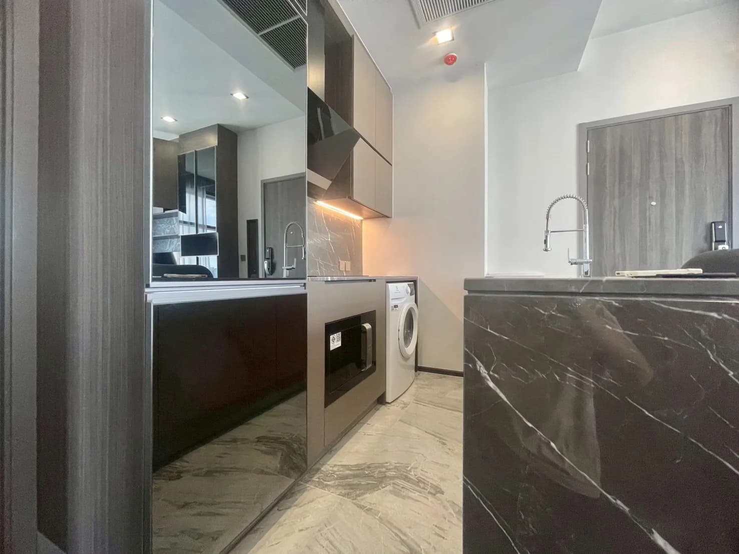 2BR Condo at CONNER Ratchathewi