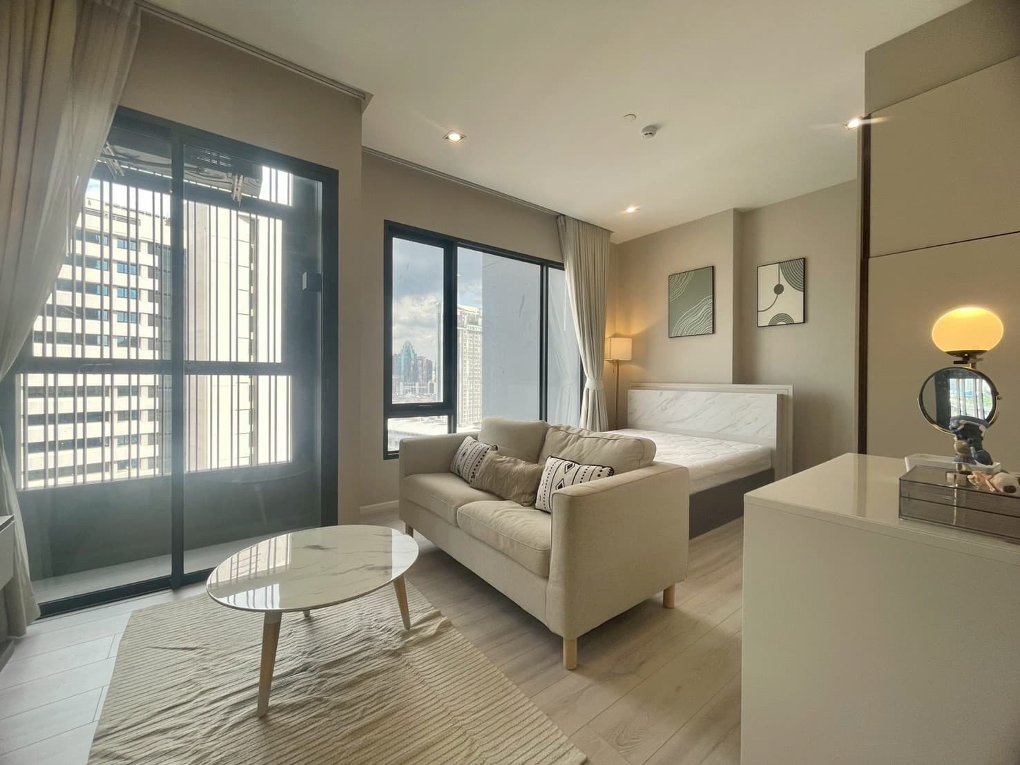 1BR Condo at The Room Phayathai