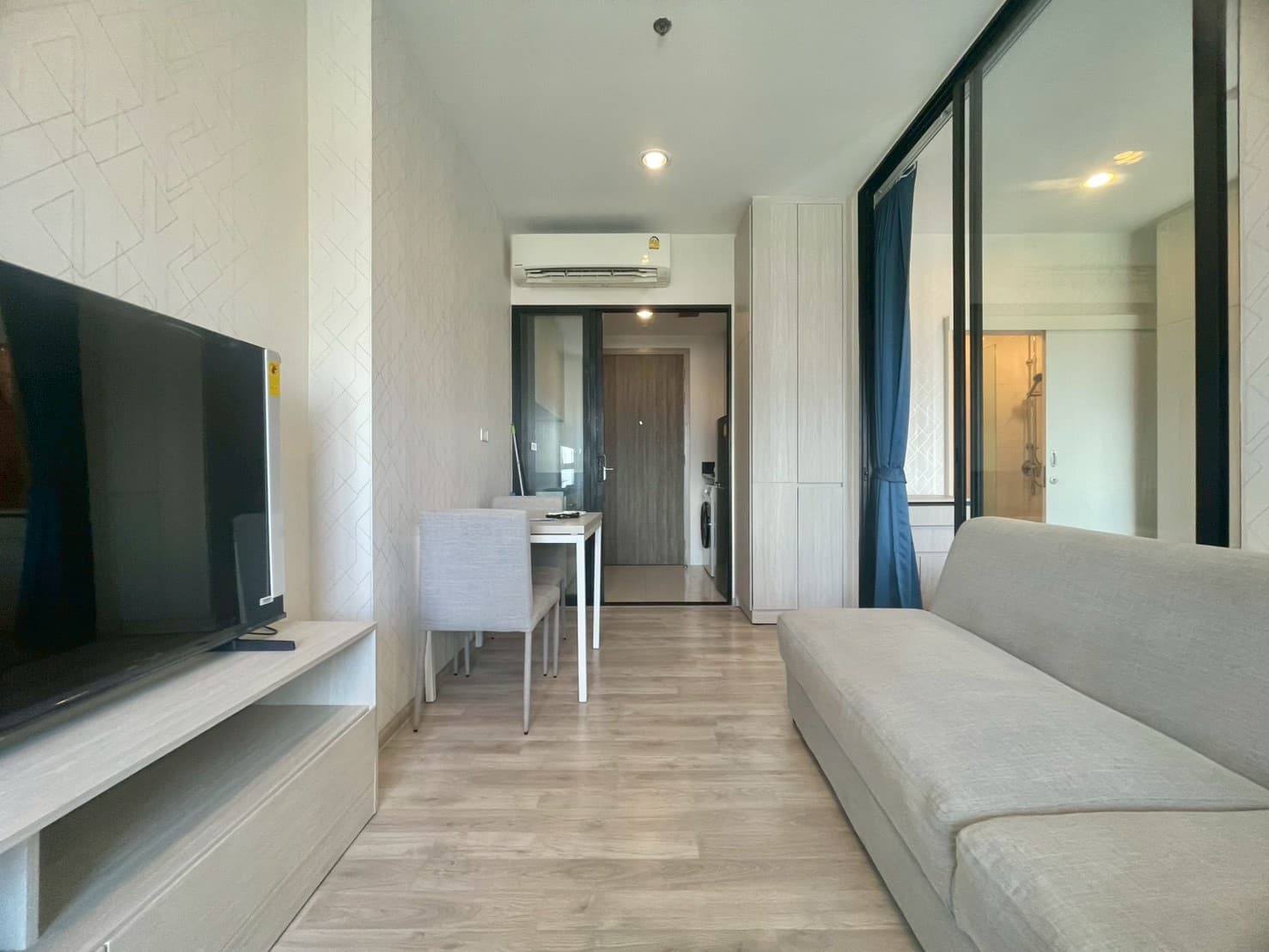 Long balcony, wide green views — Niche Mono Mega Bangna