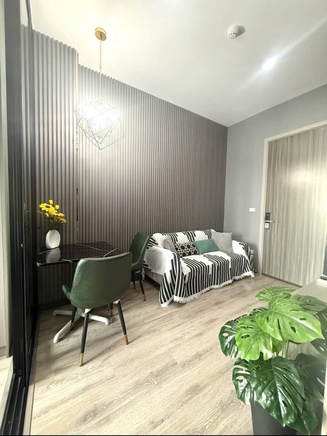 1BR Condo at KnightsBridge Prime Onnut photo 1