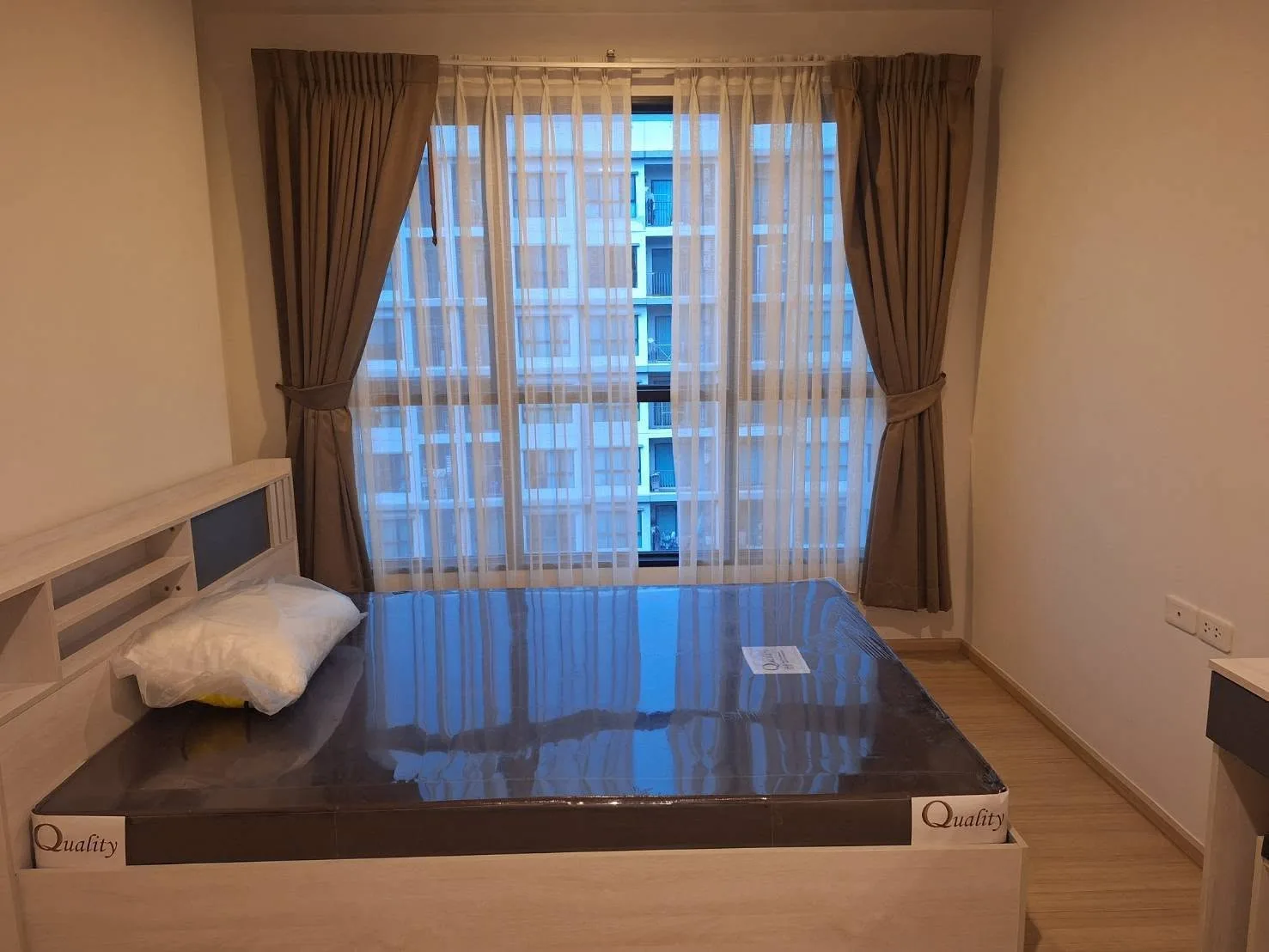 1BR Condo at THE BASE Chaengwattana