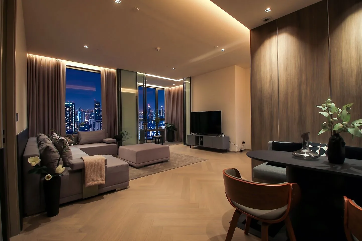 2BR Condo at The Reserve Sathorn