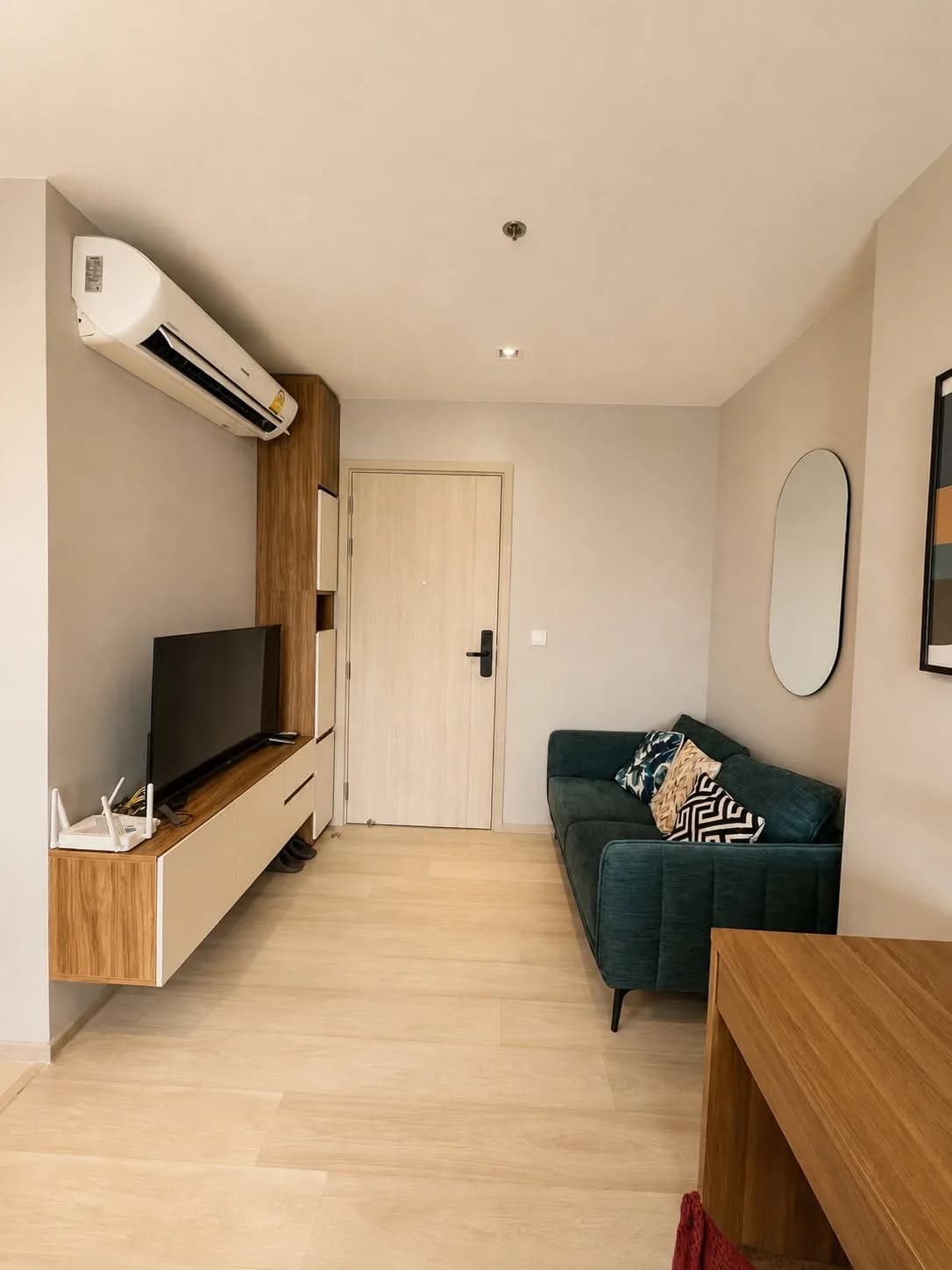 1BR Condo at Life One Wireless