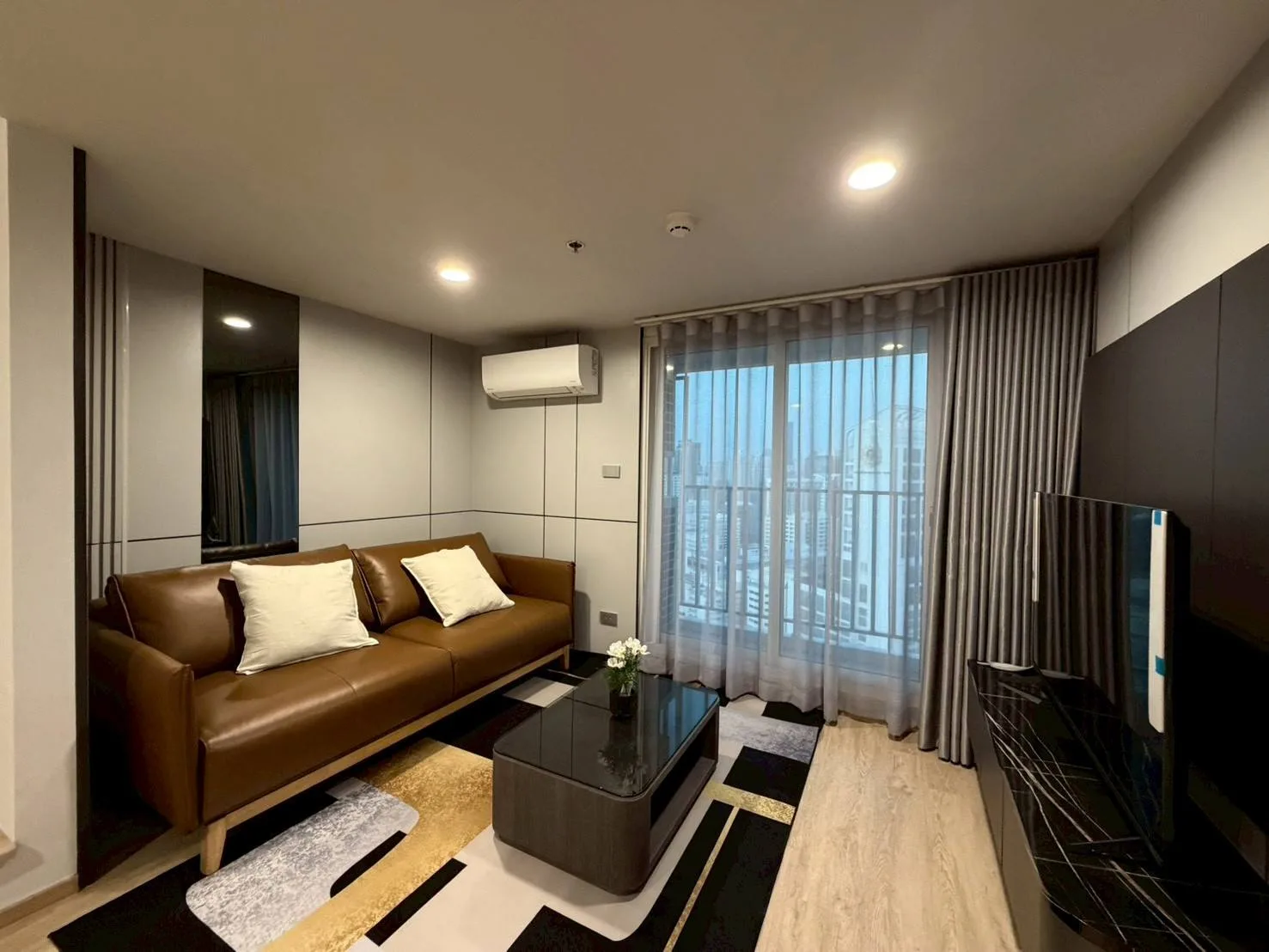 2 Bedrooms for Rent