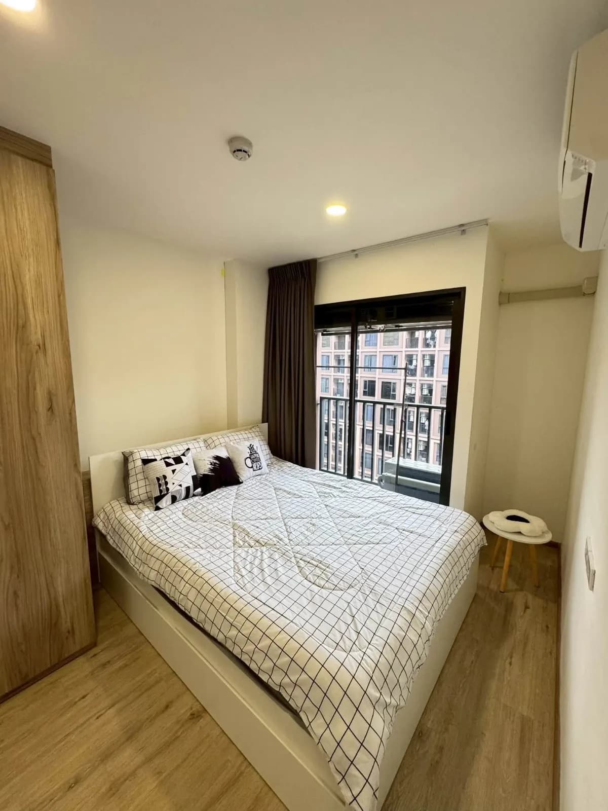 2 Bedrooms for Rent