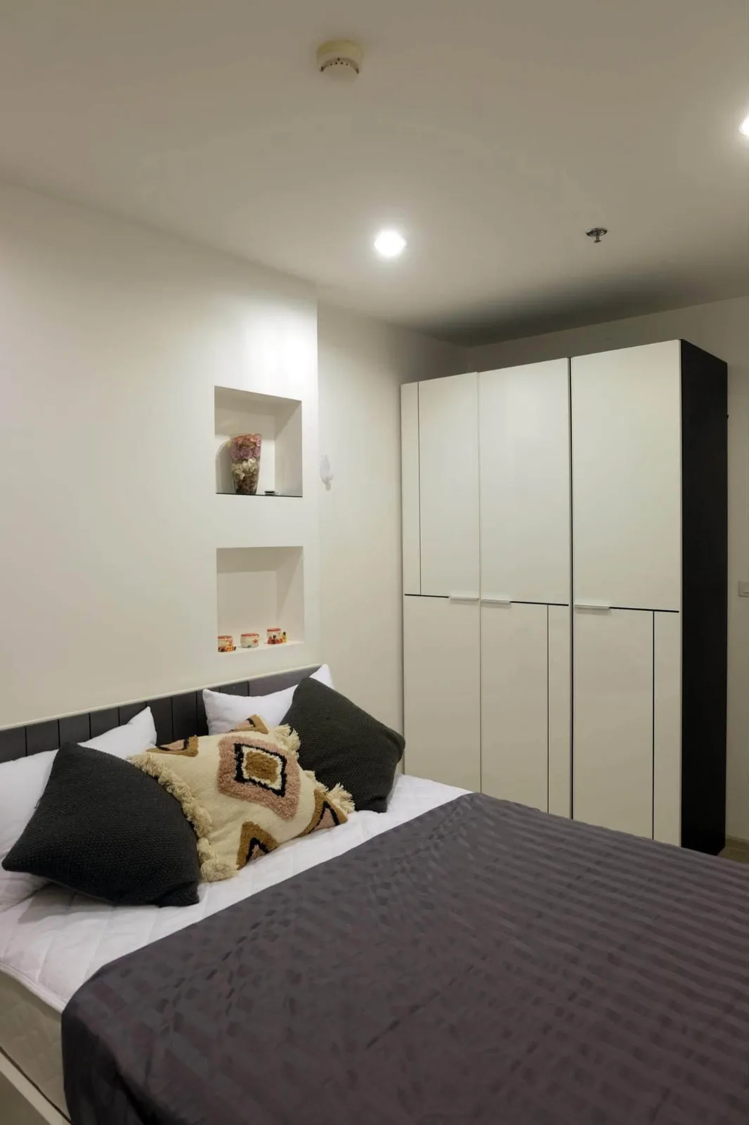 Ideo Mobi Charan Interchange | 1 Bedroom for Rent or Sale photo 1