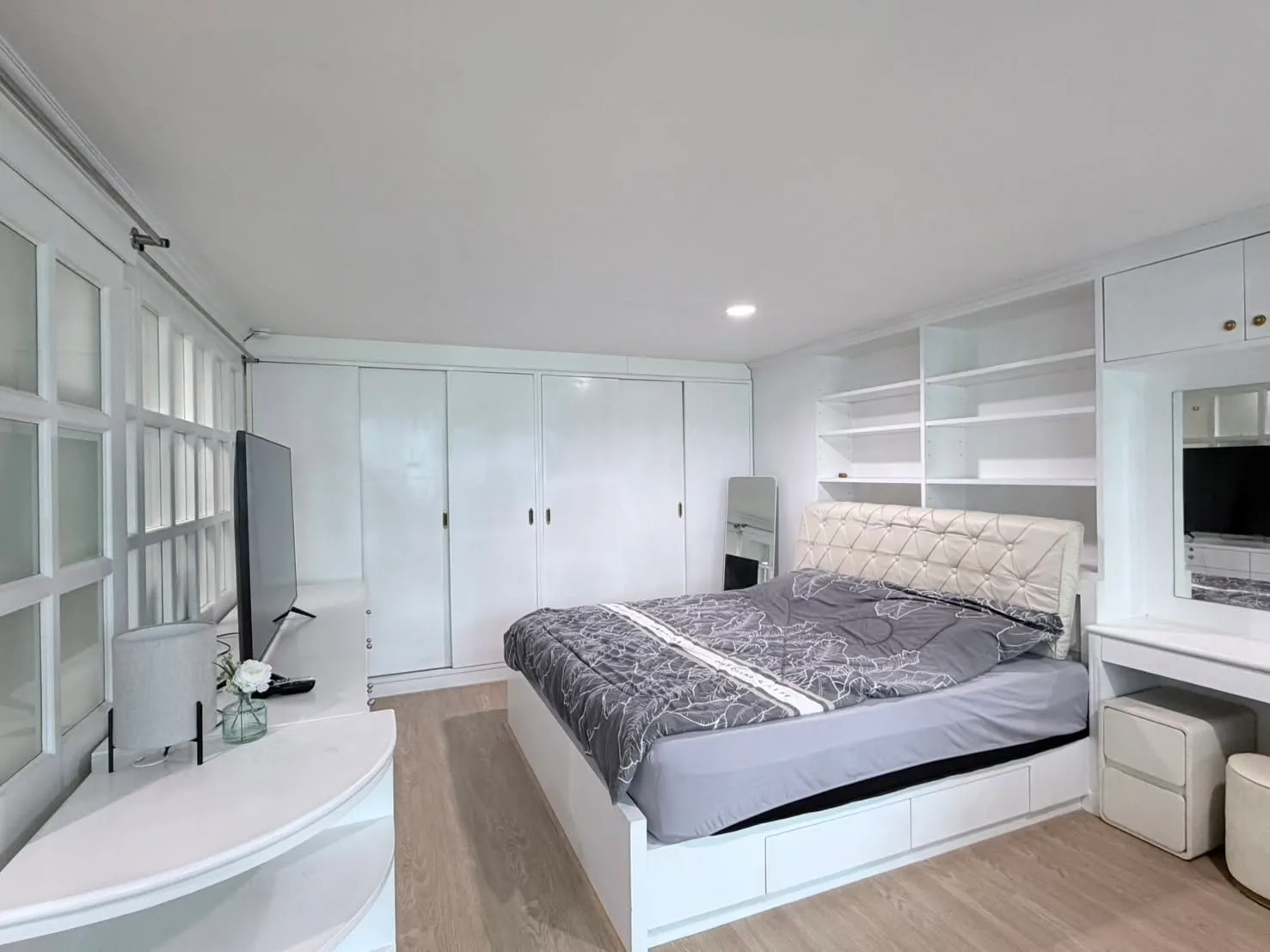 2 Bedrooms for Rent