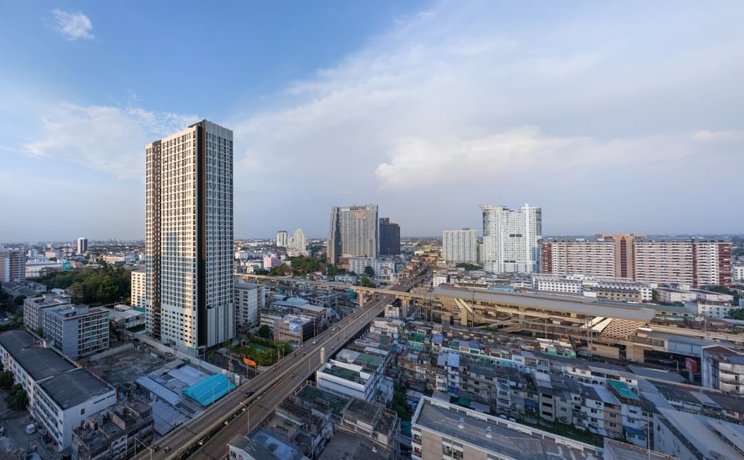 Ideo Ramkhamhaeng Lamsali Station