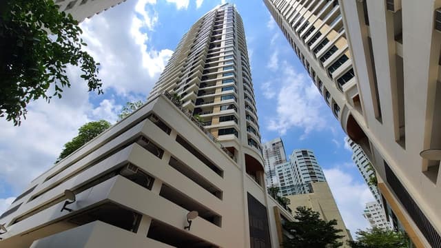 The Bright Sukhumvit 24